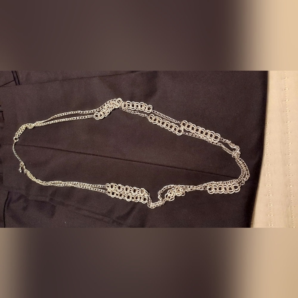 Women... silver necklace